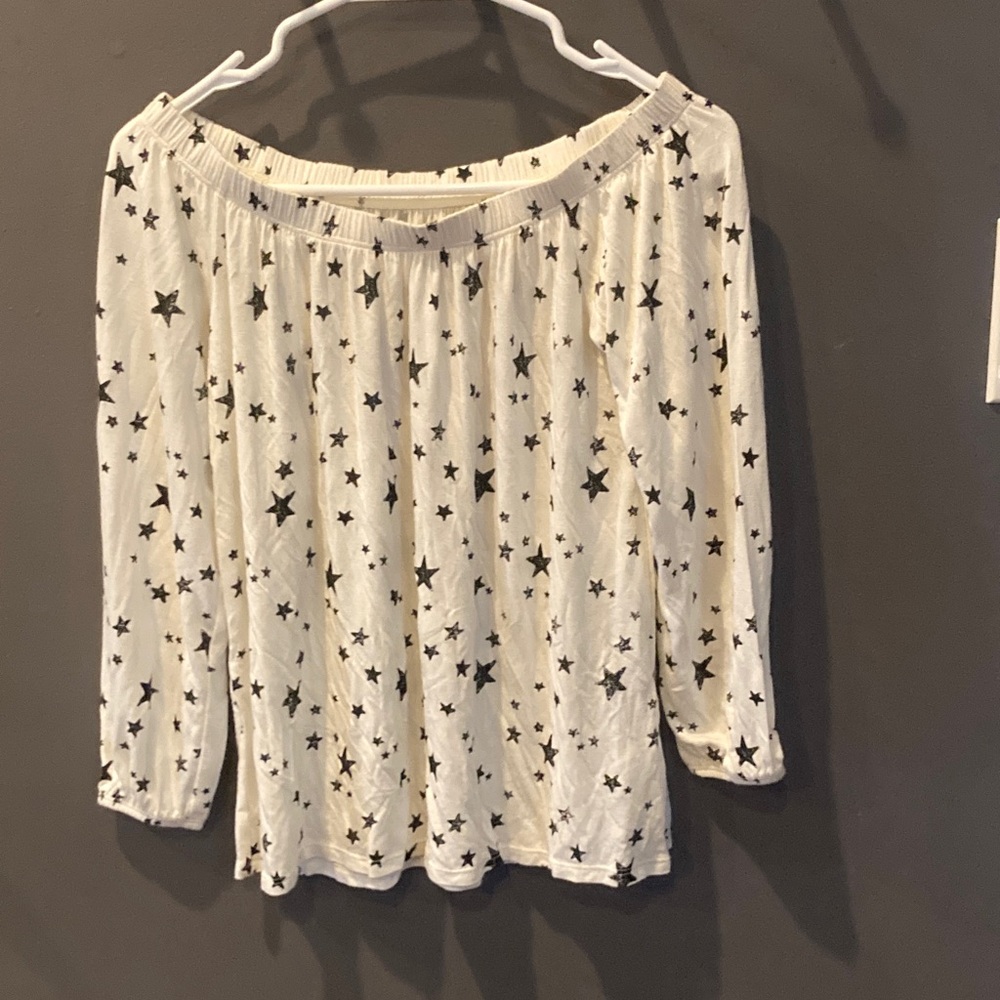 Hollister cute off the shoulder stars cream and black top great condition